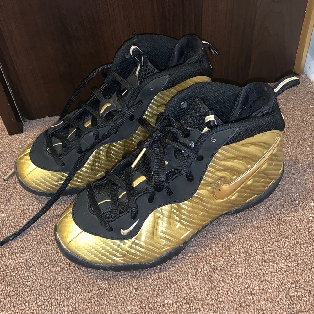 Nike boys sneakers